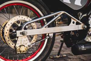 Royal Enfield Guerrilla 450 flat tracker by Cheetah, Tokyo