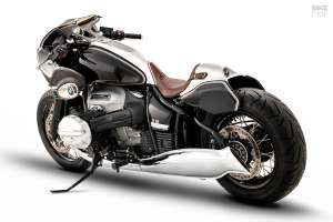 Custom BMW R18 cruiser motorcycle by Blechmann