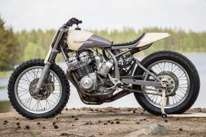 Suzuki GSX-R750 / GSX 1100 hybrid flat tracker with a supercharger, built by JL Meccanica