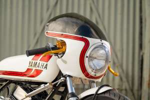 Yamaha R5 two-stroke café racer by Jets Forever