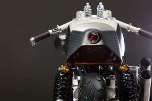 Giving the modern Triumph Bonneville a board tracker vibe: Mean Machines shows the way.